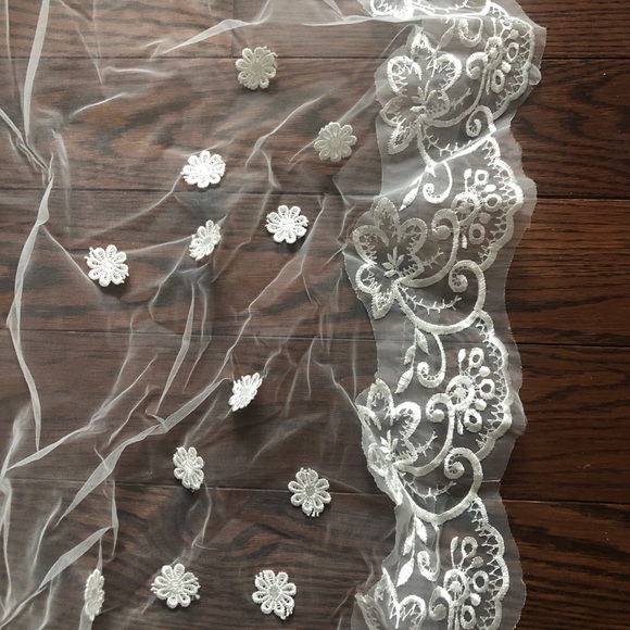 Wedding Veil - Picture 4 of 5